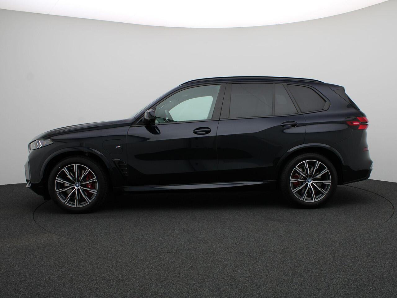 BMW X5 xDrive50e M Sportpakket Pro | Travel Pack | Innovation Pack | Trekhaak | Panoramadak | Harman Kardon | 20"