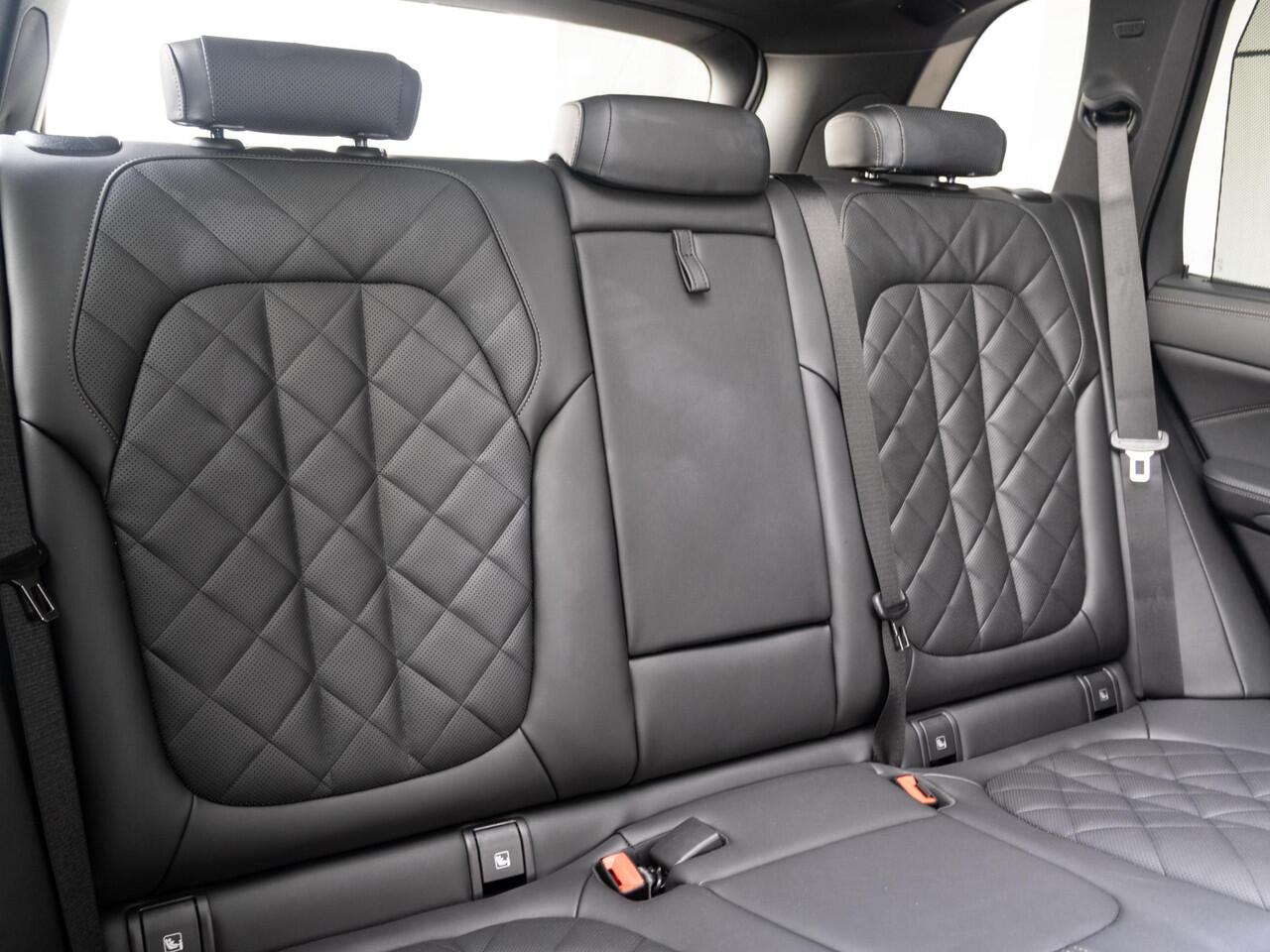 BMW X5 xDrive50e | M Sportpakket | Innovation Pack | Luchtvering | Comfort Access | Soft-Close | Panoramadak | Stoelverwarming | Harman Kardon | Trekhaak