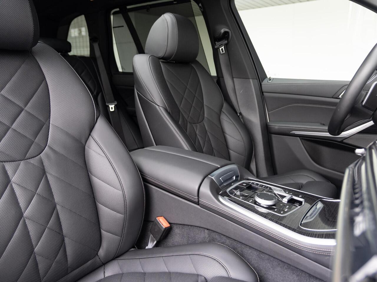 BMW X5 xDrive50e | M Sportpakket | Innovation Pack | Luchtvering | Comfort Access | Soft-Close | Panoramadak | Stoelverwarming | Harman Kardon | Trekhaak