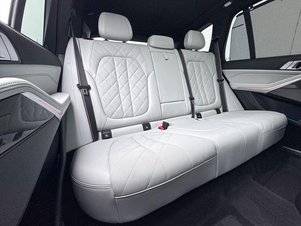 BMW X5 xDrive50e M-Sport / 20 inch / Soft-Close Portieren / Glazen Schuifdak / Driving Assistant / Harman Kardon