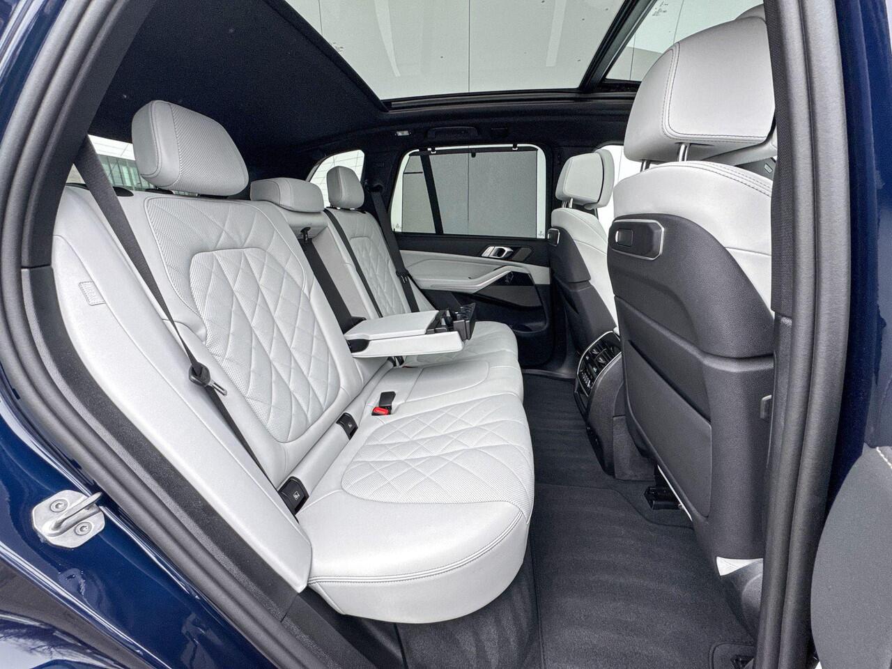 BMW X5 xDrive50e M-Sport / 21inch / Soft Close / Driving Assistant Prof / Glazen schuifdak / Getinte Ramen / Stoelventilatie / Stoelverwarming / Trekhaak