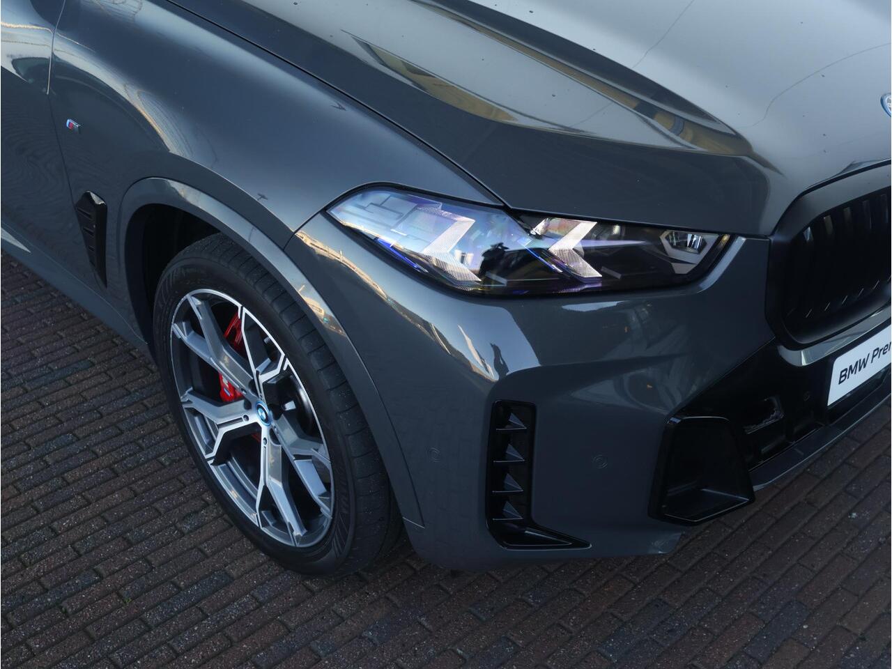 BMW X5 xDrive50e M Sportpakket Pro | Innovation Pack | Glazen panoramadak Sky Lounge | Comfortstoelen | Driving Assist Prof. | 21"