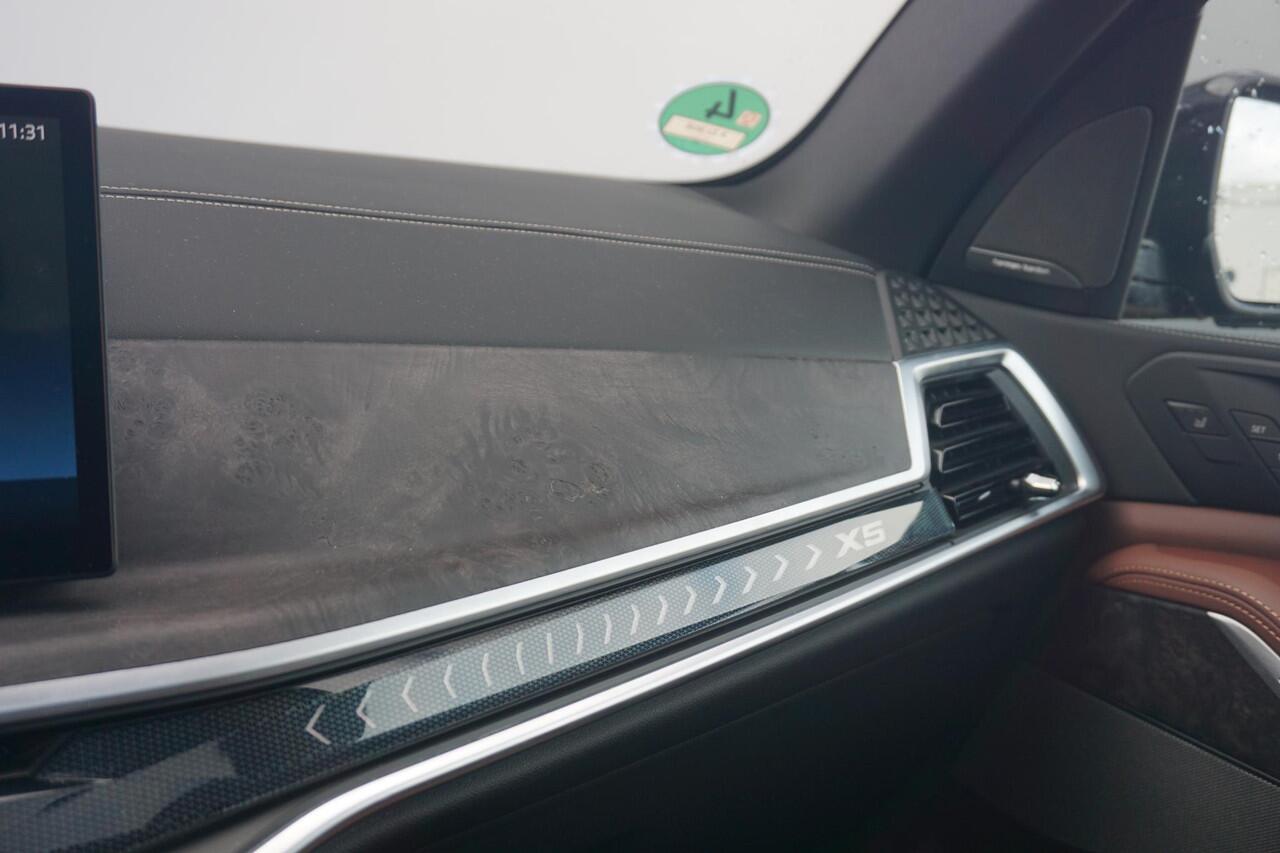 BMW X5 xDrive50e M Sport Pro | Trekhaak / Panoramadak / Comfortstoelen met Memory / Stoelventilatie / Harman Kardon / Driving Assistant Professional