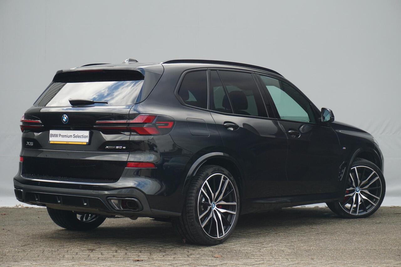 BMW X5 xDrive50e M Sport Pro | Trekhaak / Panoramadak / Comfortstoelen met Memory / Stoelventilatie / Harman Kardon / Driving Assistant Professional