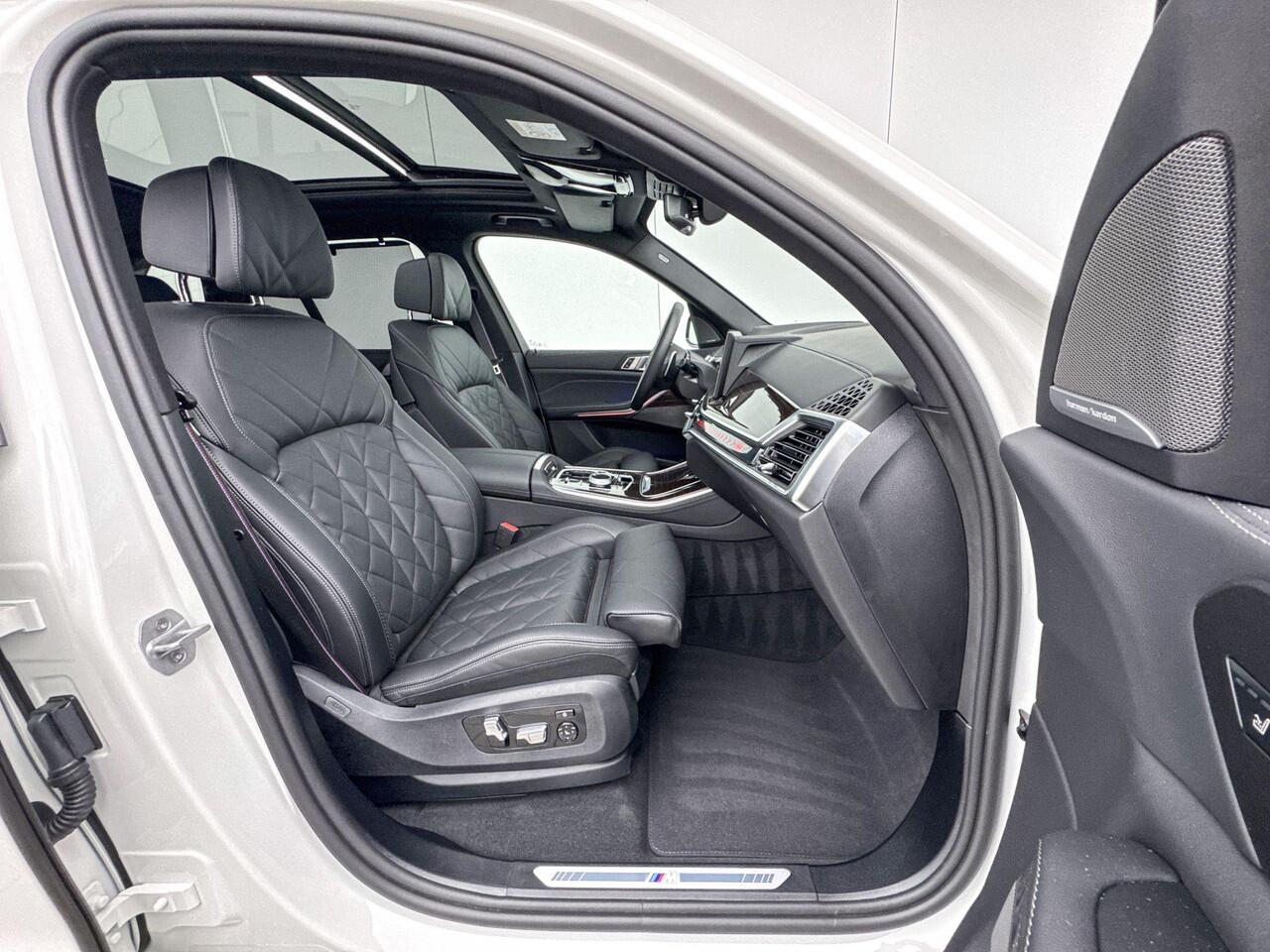 BMW X5 xDrive50e M-Sport Pro 22 Inch / Integrale Actieve Besturing / Comfort Acces / Soft Close / Electrische Zwenkhaak / Panodak / Getinte Ramen Achter / Driving Prof / Parking Prof / Lederen Dashboard / Harman Kardon / Head Up Display / Stuur & Stoelverwarming