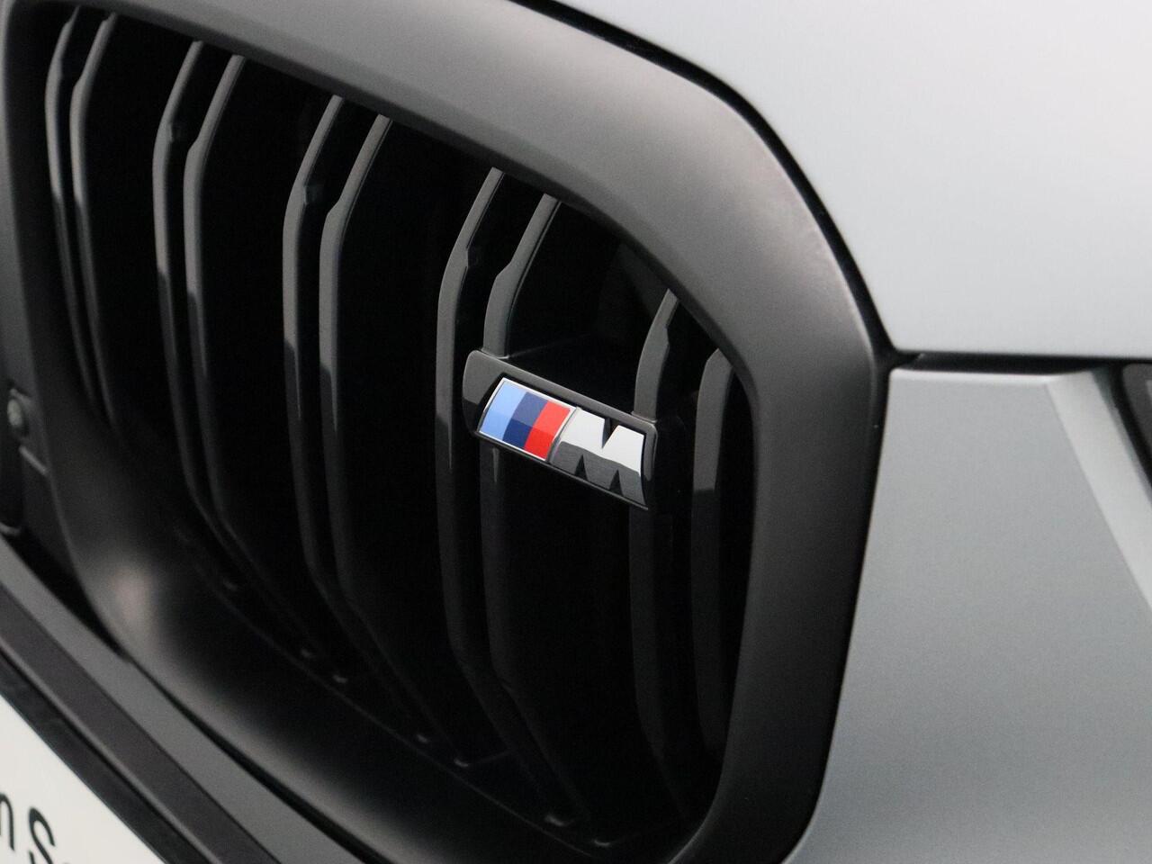 BMW X5 M60 M Sportpakket Pro | Travel Pack | Innovation Pack | Comfort Plus Pack | Exclusive Pack | M Sport uitlaatsysteem | Integral Active Steering | Adaptief onderstel | Soft Close | Panoramadak Sky Lounge | Comfortstoelen + Ventilatie | Driving Assist Prof |