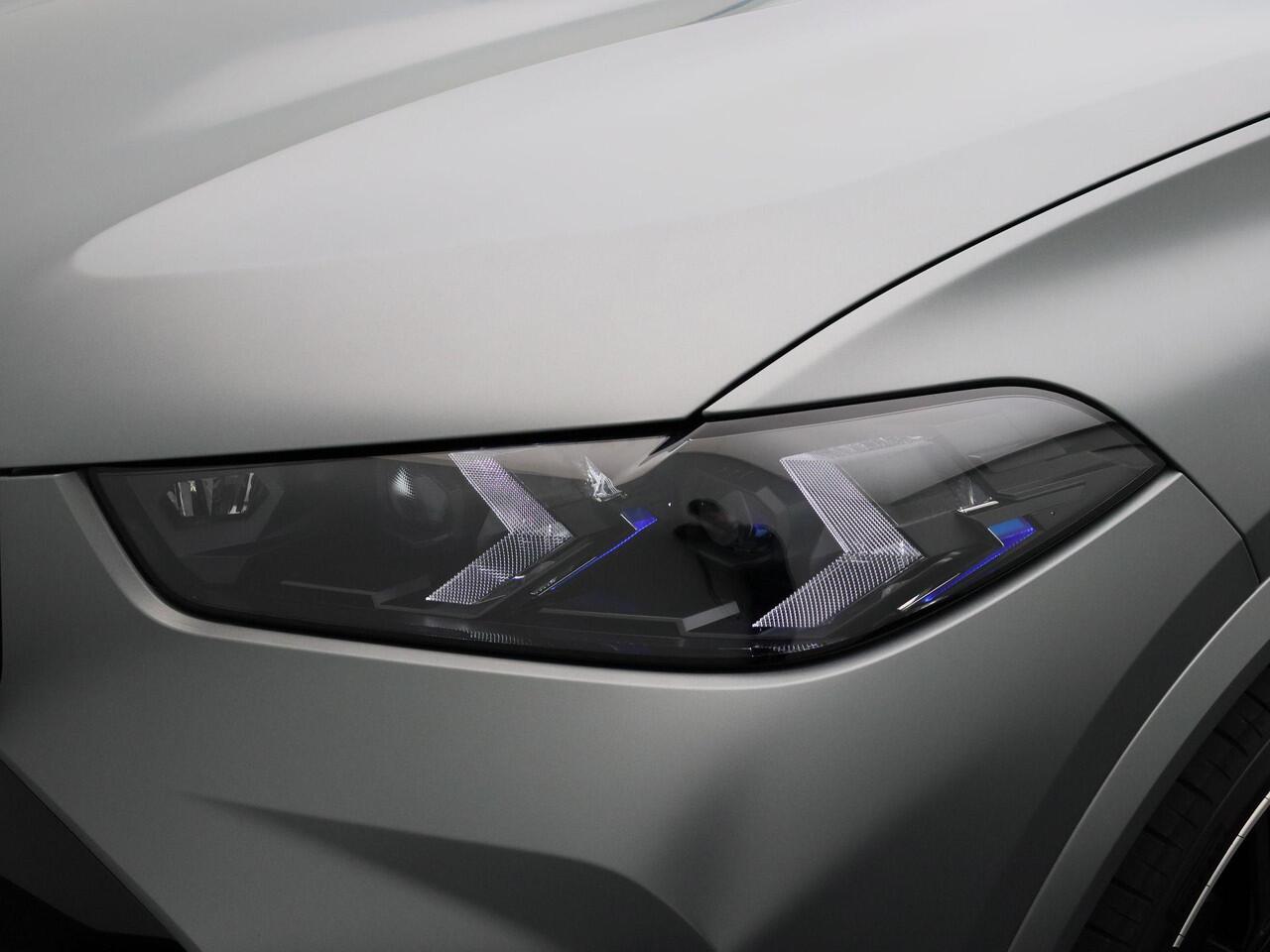 BMW X5 M60 M Sportpakket Pro | Travel Pack | Innovation Pack | Comfort Plus Pack | Exclusive Pack | M Sport uitlaatsysteem | Integral Active Steering | Adaptief onderstel | Soft Close | Panoramadak Sky Lounge | Comfortstoelen + Ventilatie | Driving Assist Prof |