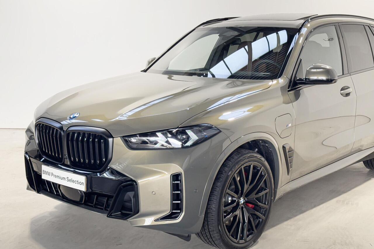BMW X5 xDrive50e Innovation Pack M Sportpakket Pro | Special Request Brass Metallic | Beschikbaar vanaf Juli 2026
