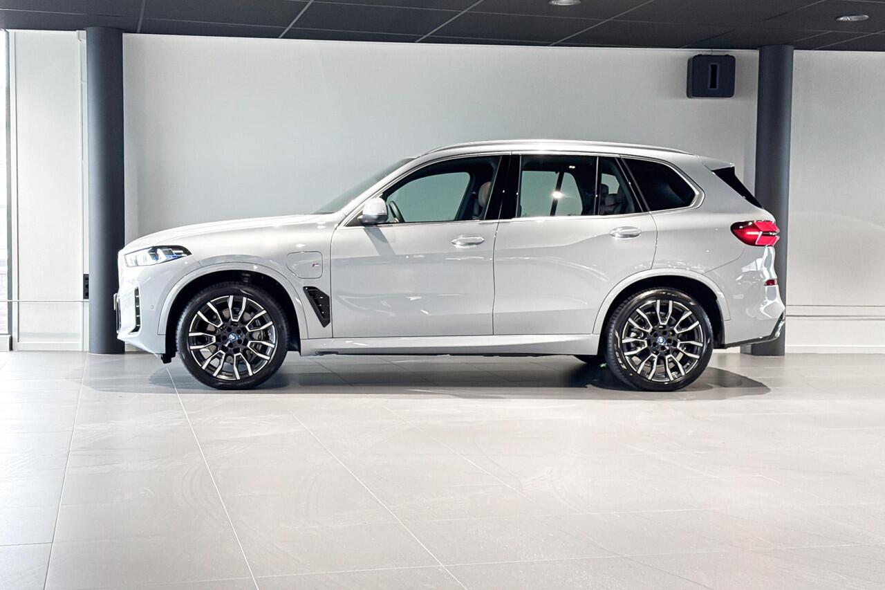 BMW X5 xDrive50e | M Sport | Glazen Panoramadak | Stoelverwarming | Comfort Access | Trekhaak |