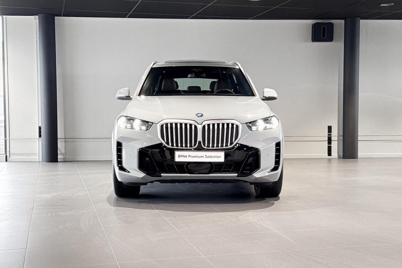 BMW X5 xDrive50e | M Sport | Glazen Panoramadak | Stoelverwarming | Comfort Access | Trekhaak |