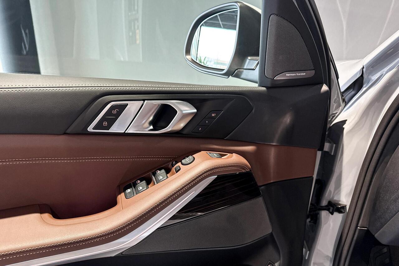 BMW X5 xDrive50e | M Sport | Glazen Panoramadak | Stoelverwarming | Comfort Access | Trekhaak |