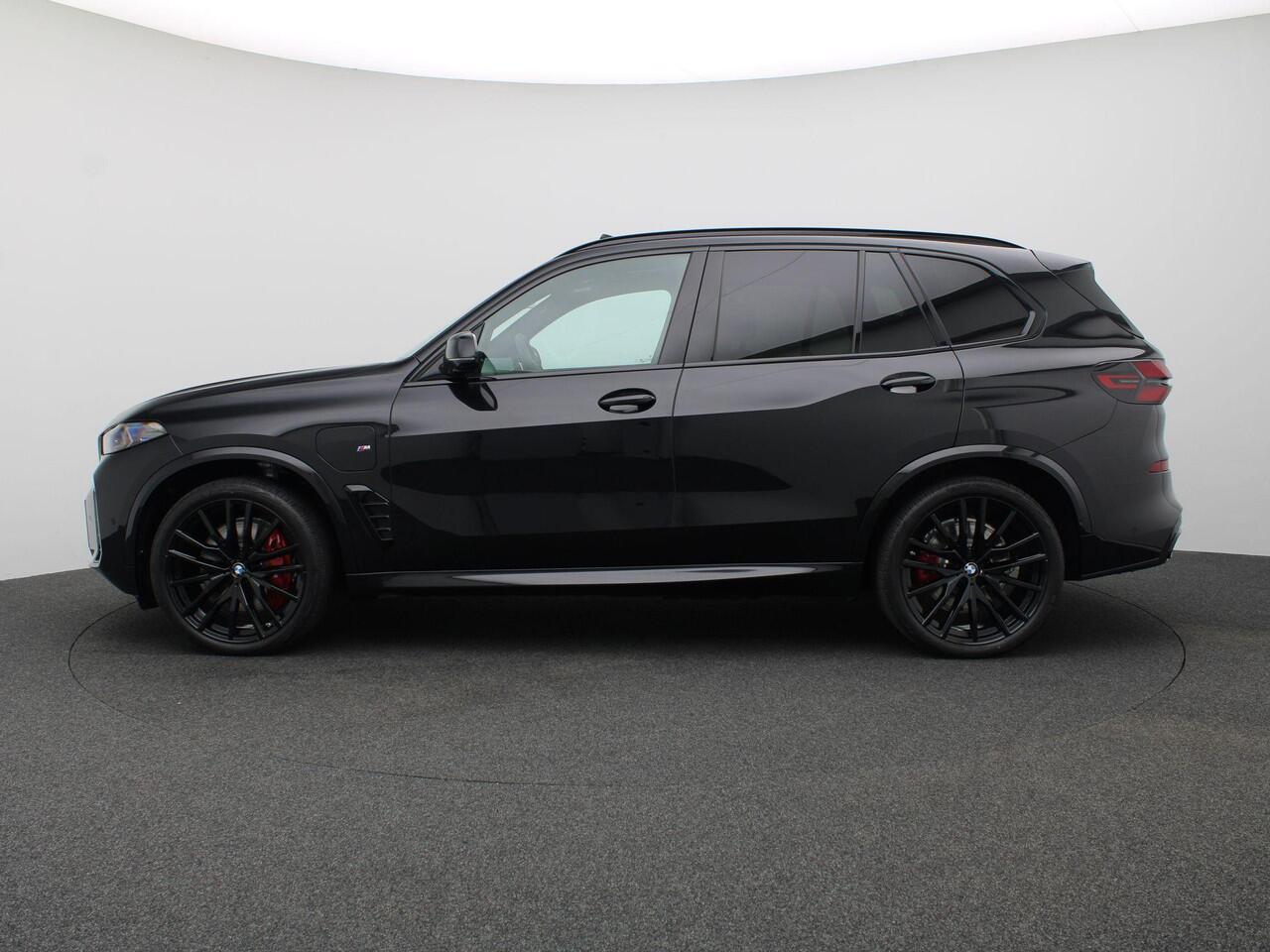 BMW X5 xDrive50e 490PK Aut. M-Sport, Pano-Schuifdak, Trekhaak, Stoelverwarming en ventilatie, Adaptieve Cruise Controle, Massagestoelen, Side Assist, 22" LM Velgen