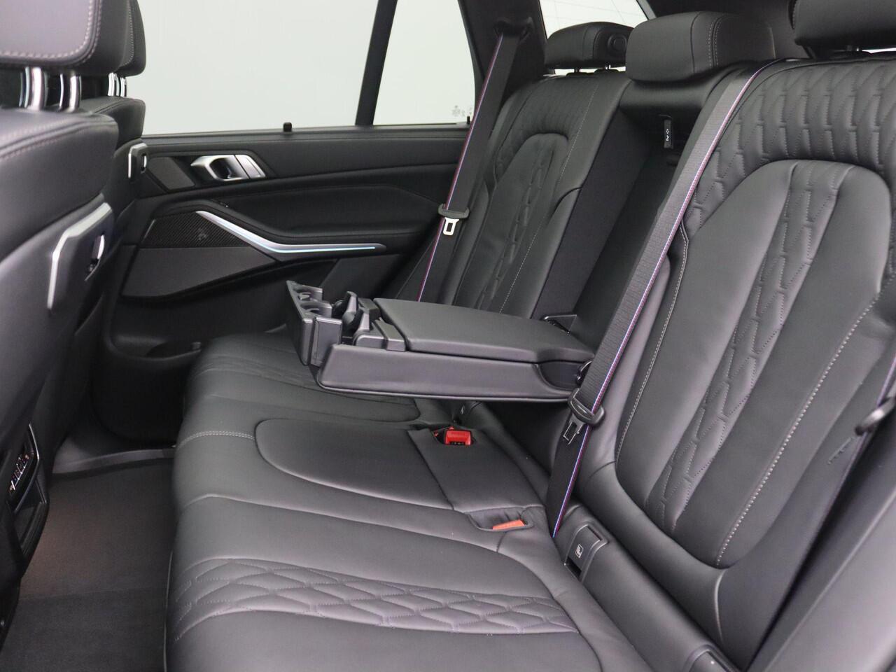 BMW X5 xDrive50e 490PK Aut. M-Sport, Pano-Schuifdak, Trekhaak, Stoelverwarming en ventilatie, Adaptieve Cruise Controle, Massagestoelen, Side Assist, 22" LM Velgen
