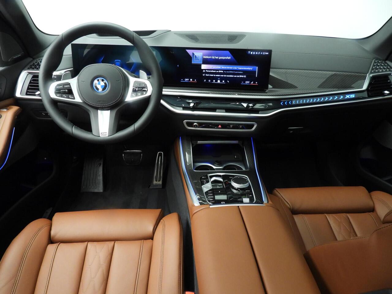 BMW X5 xDrive50e | M-Sportpakket | LED | Leder | HUD | Active cruise | Trekhaak | Schuifdak | Comfortzetels | DAB | Harman-kardon sound | Alu 22 inch
