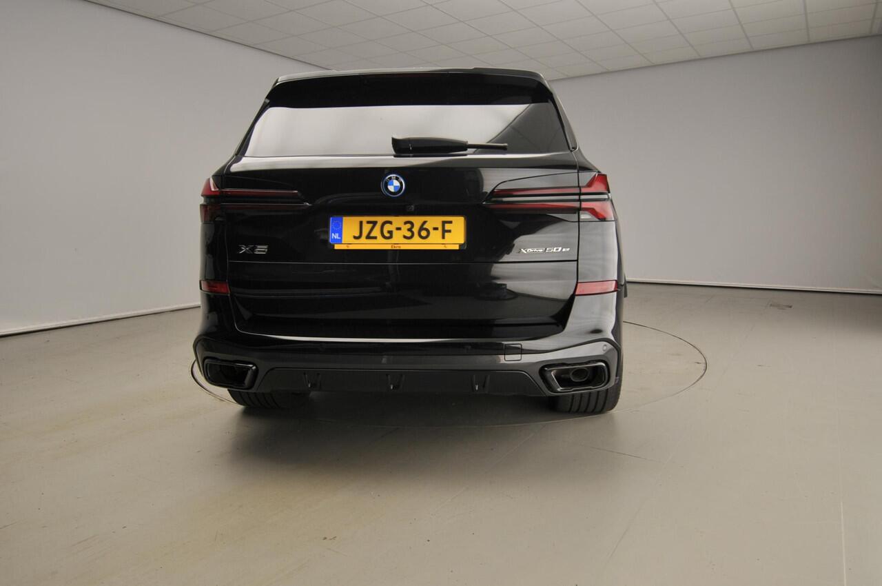BMW X5 xDrive50e | M-Sportpakket | LED | Leder | HUD | Active cruise | Trekhaak | Schuifdak | Comfortzetels | DAB | Harman-kardon sound | Alu 22 inch