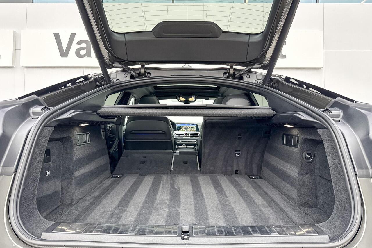 BMW X6 M50i Driving Assistant Professional | M Sport | Trekhaak