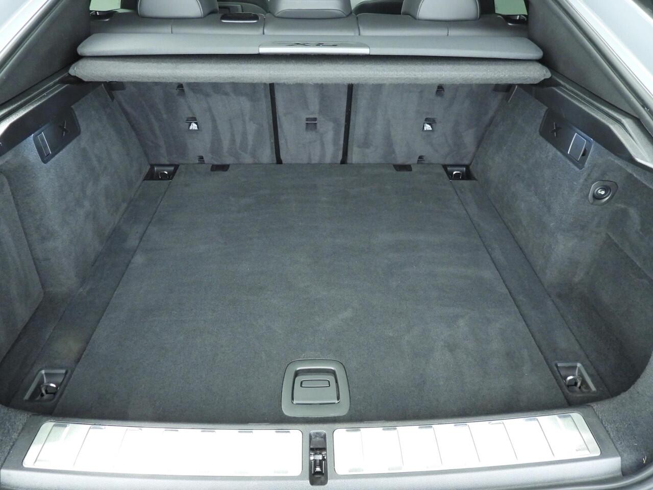 BMW X6 xDrive40i | M-Sportpakket | Laserlicht | Leder | HUD | Active cruise | Trekhaak | Keyles go | DAB | Hifi speakers | Alu 22 inch