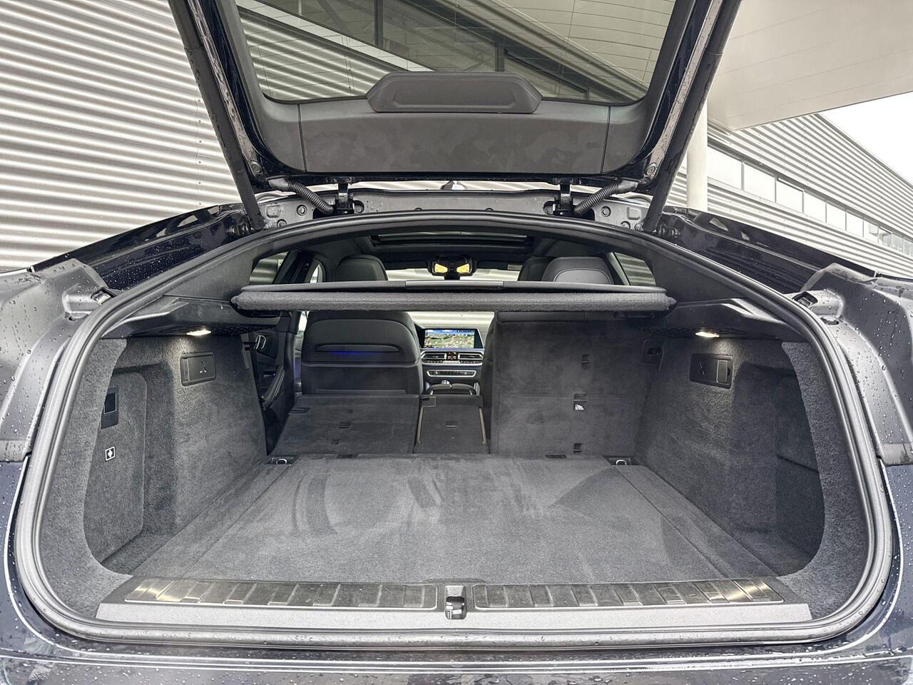 BMW X6 xDrive40i High Executive / M Sportpakket / Safety Pack / CoPilot Pack / Active Steering / Soft-Close-Automatic / Sky Lounge