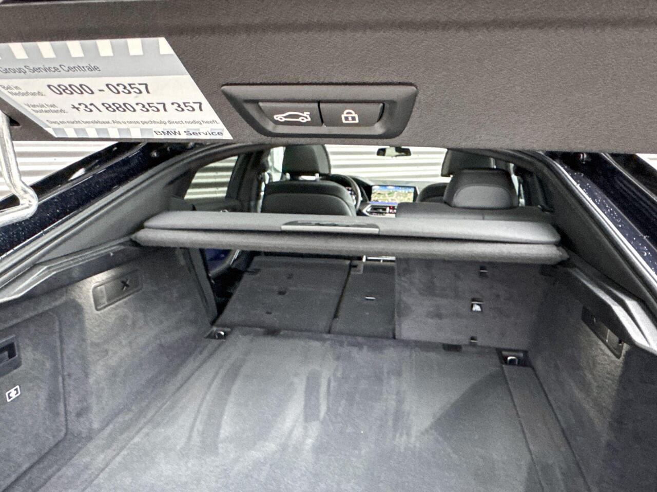 BMW X6 xDrive40i High Executive / M Sportpakket / Safety Pack / CoPilot Pack / Active Steering / Soft-Close-Automatic / Sky Lounge