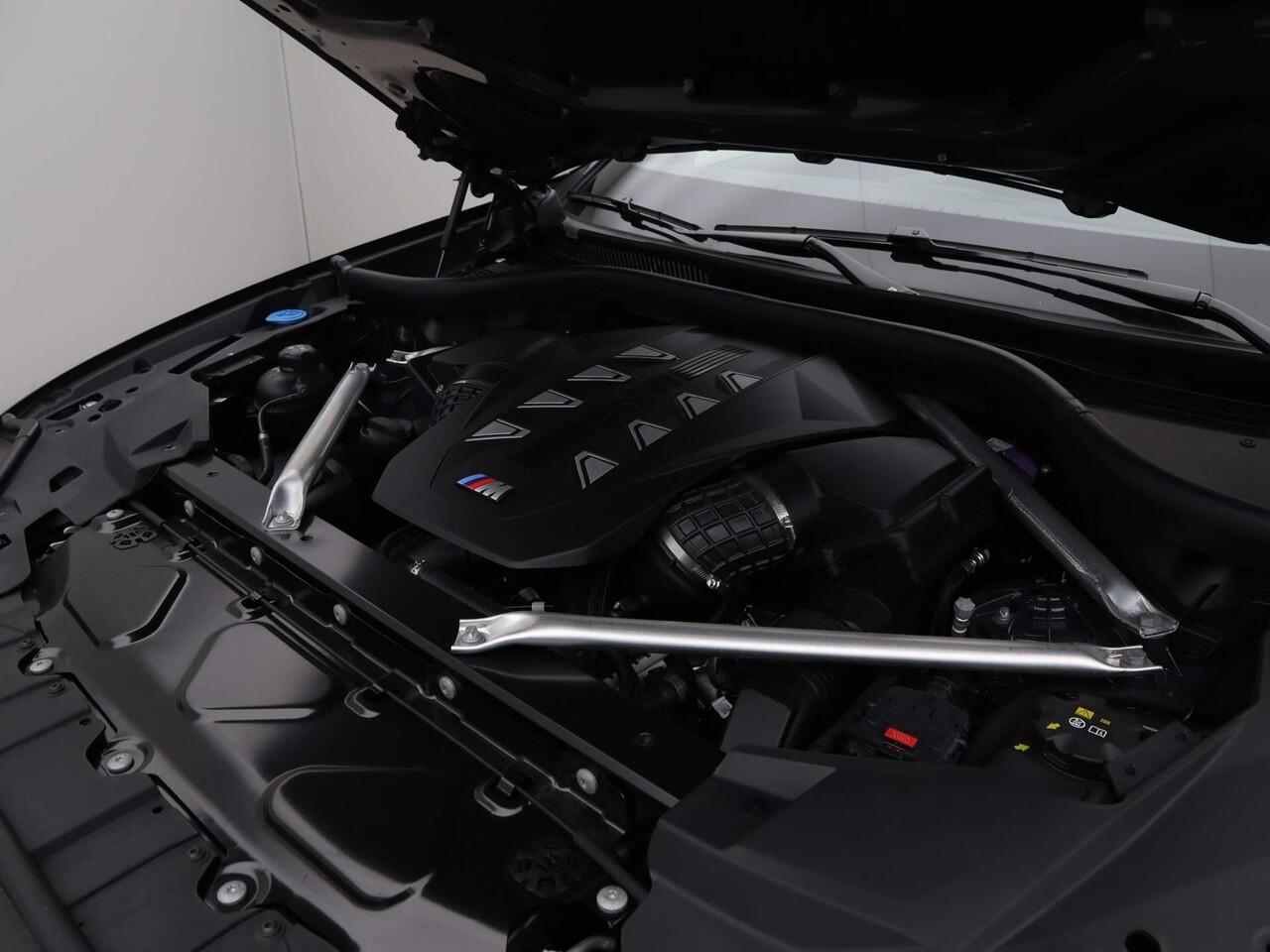 BMW X6 M60i xDrive Active Steering / Comfortzetels / Panoramadak / Bowers & Wilkens / Trekhaak | Ekris Selection