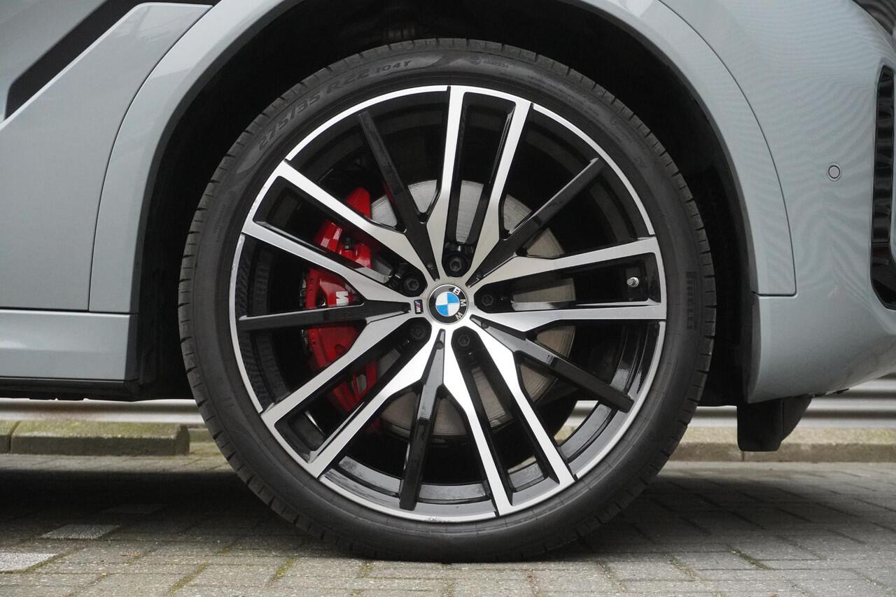BMW X6 xDrive40i M Sportpakket Pro | Comfort Plus Pakket | Bowers & Wilkins High End Sound System | Driving Assistant Professional | Glazen panoramadak Sky Lounge | 22" lichtmetalen velg dubbele spaak 742M | M sportuitlaatsysteem