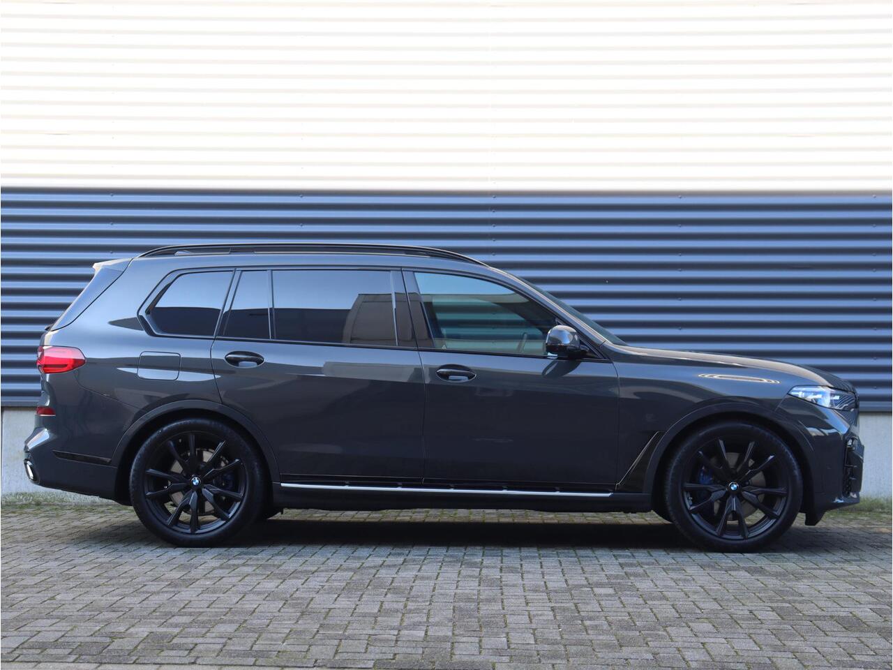 BMW X7 xDrive40i | High Executive | M Sportpakket | Panodak Skylounge | Executive Drive Pro | Head-Up | Driving Assistant Prof. | Harman Kardon | Standkachel | Massage | Stoelventilatie | 22'' LMV | Lentevoordeel