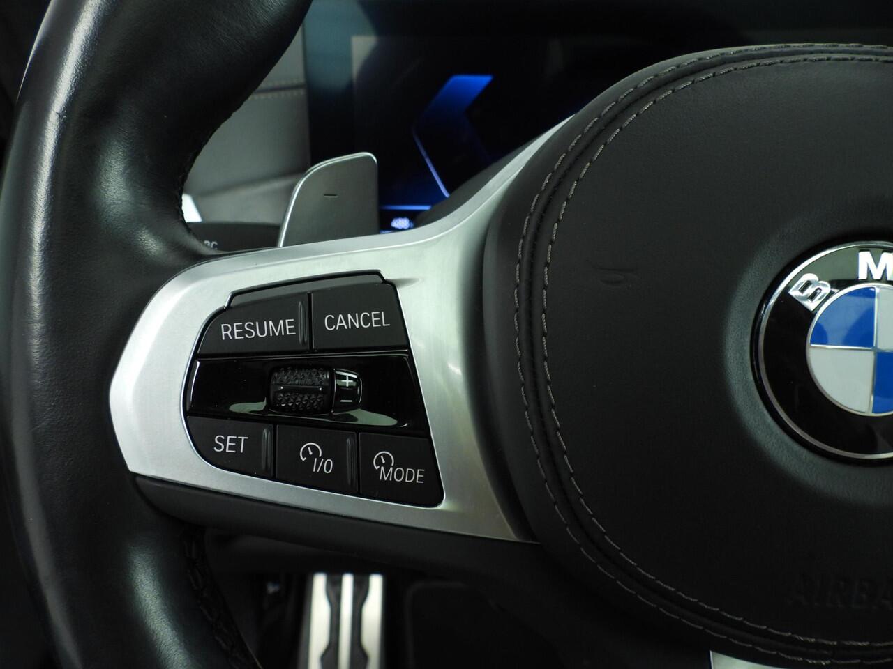 BMW X7 xDrive40i | M-Sportpakket | LED | Leder | HUD | Schuifdak | trekhaak | Active cruise | DAB | Harman-kardon sound | Alu 22 inch