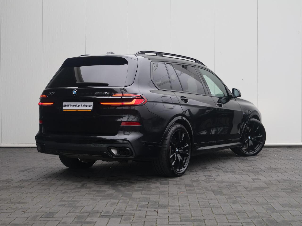BMW X7 xDrive40d M Sportpakket Pro/ 22 inch LM/ Comfort Access/ Soft-Close/ Elektrische Trekhaak/ panoramadak Sky Lounge/ Harman-Kardon/ Driving Assistant Professional