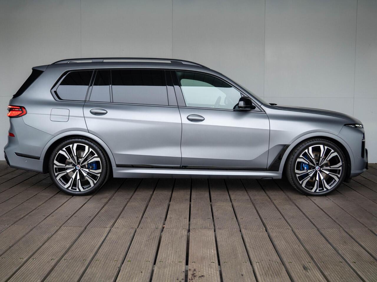 BMW X7 M60i xDrive | M Sportpakket Pro | Comfort Pack | 6-persoons | Bowers & Wilkins | Comfort Access | Soft-Close | Sky Lounge | Massagefunctie | 23''