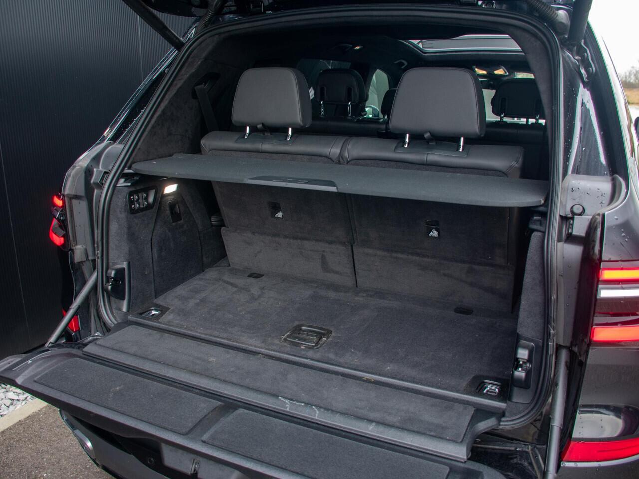 BMW X7 xDrive40i | M-Sport | Trekhaak | Schuif-/kantel Pano | Head-Up | 7 Persoons | 360 Camera | Harman Kardon