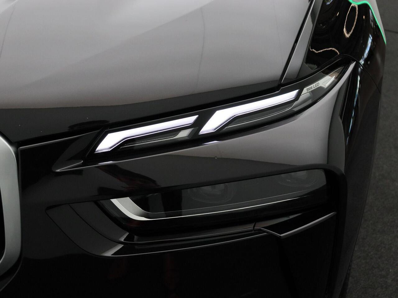 BMW X7 xDrive40i M Sportpakket | Panoramadak Sky Lounge | Trekhaak | Harman/Kardon | Driving Assist Prof. | 23''