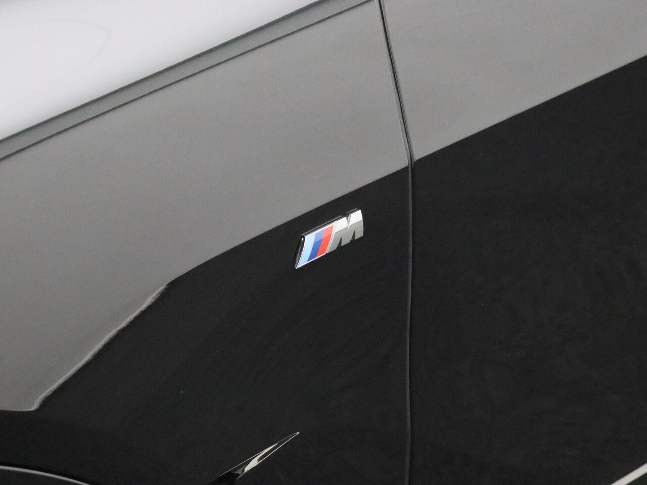 BMW X7 xDrive40i M Sportpakket | Panoramadak Sky Lounge | Trekhaak | Harman/Kardon | Driving Assist Prof. | 23''