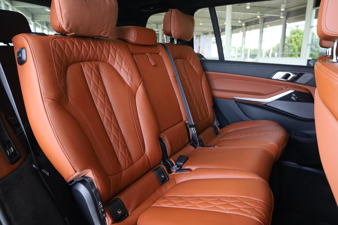 BMW X7 xDrive40i | M Sportpakket | Panoramadak | Comfort Pack | Exclusive Pack | Harman Kardon | Driving & Parking Assistant Professional | Soft-Close | Sky Lounge | Trekhaak | Ekris Selection