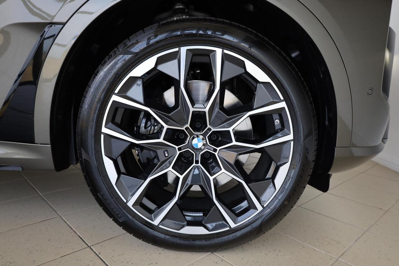 BMW X7 xDrive40i | M Sportpakket | Panoramadak | Comfort Pack | Exclusive Pack | Harman Kardon | Driving & Parking Assistant Professional | Soft-Close | Sky Lounge | Trekhaak | Ekris Selection