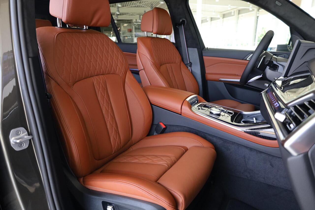 BMW X7 xDrive40i | M Sportpakket | Panoramadak | Comfort Pack | Exclusive Pack | Harman Kardon | Driving & Parking Assistant Professional | Soft-Close | Sky Lounge | Trekhaak | Ekris Selection