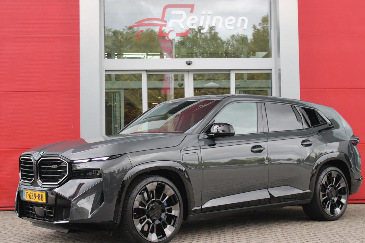 BMW XM 654PK PHEV 30 kWh | 23" LICHTMETALEN VELGEN JETBLACK | SOFT CLOSE | ELEKTRISCH WEGKLAPBARE TREKHAAK | M SPORTREMMEN | DRIVING ASSISTANCE PROFESSIONAL O.A. (ADAPTIVE CRUISE CONTROL/DODEHOEK DETECTIE) | BOWERS & WILKINS SOUND SYSTEM | LASER LIGHT KOPLAMPEN 