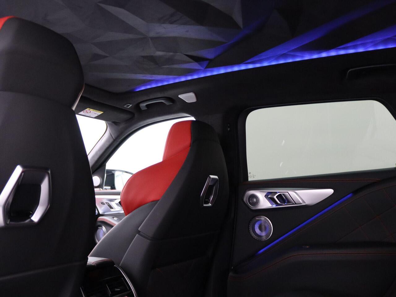 BMW XM PHEV Label Red | Adaptief M Onderstel Professional | Trekhaak | Driving Assistant Professional | Bowers & Wilkins | 22''