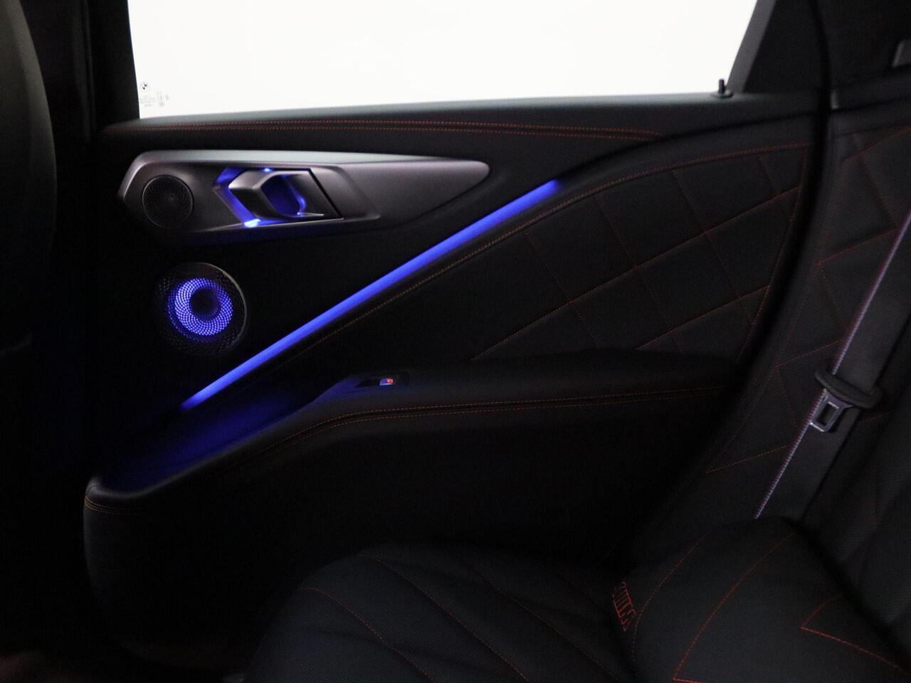 BMW XM PHEV Label Red | Adaptief M Onderstel Professional | Trekhaak | Driving Assistant Professional | Bowers & Wilkins | 22''