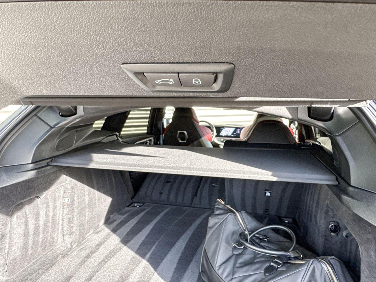 BMW XM PHEV Label Red 30 kWh Individual Gun Metal II | Bowers & Wilkins | Massage | Trekhaak