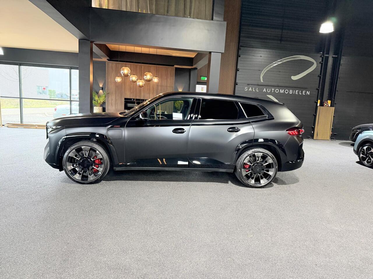 BMW XM PHEV Label Red 30 kWh