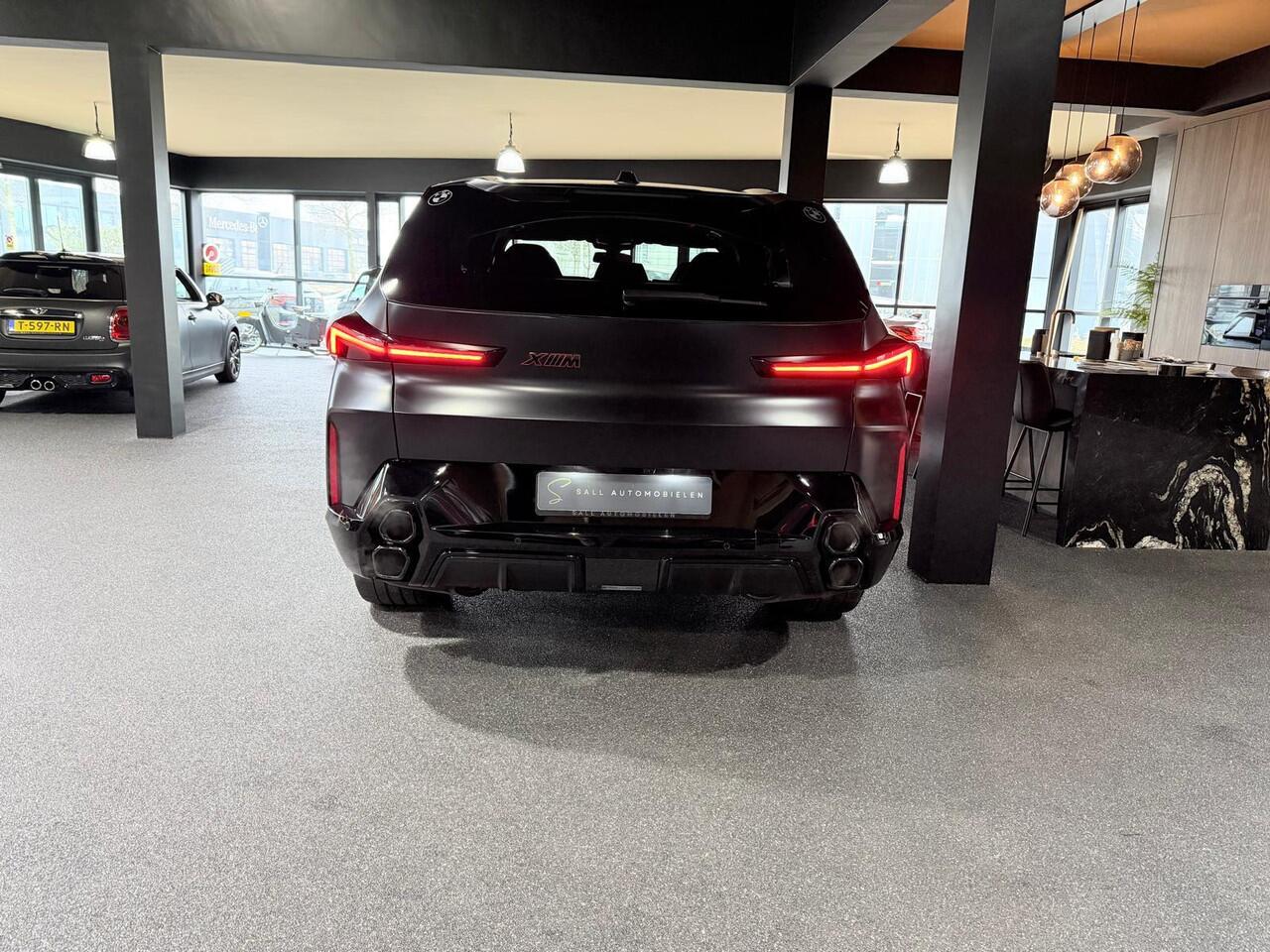 BMW XM PHEV Label Red 30 kWh