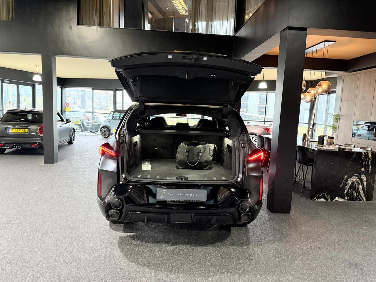 BMW XM PHEV Label Red 30 kWh