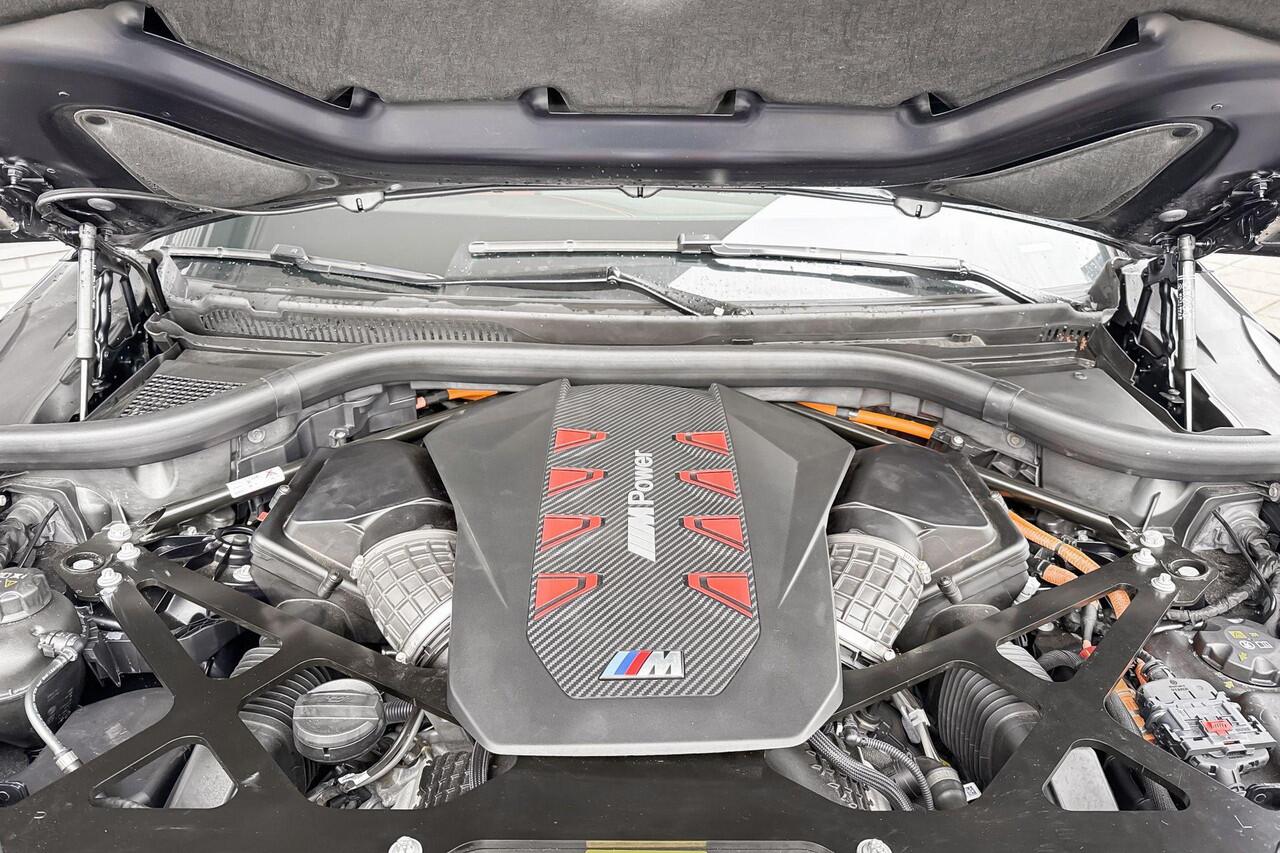 BMW XM PHEV Label Red 30 kWh