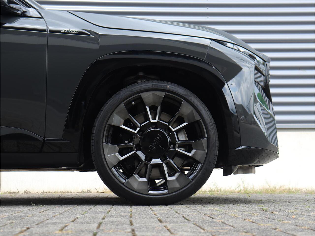 BMW XM 50e | Bowers & Wilkins | Driving Assistant Prof. | Trekhaak | Soft-Close | Stoelventilatie | Massagestoelen | 23'' LMV