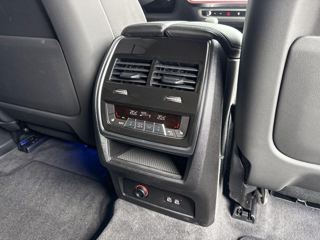 BMW XM PHEV 50e Trekhaak / Soft-Close / Stoelventilatie / Massagefunctie / Driving Assistant Professional / Parking Assistant Plus / Bowers & Wilkins