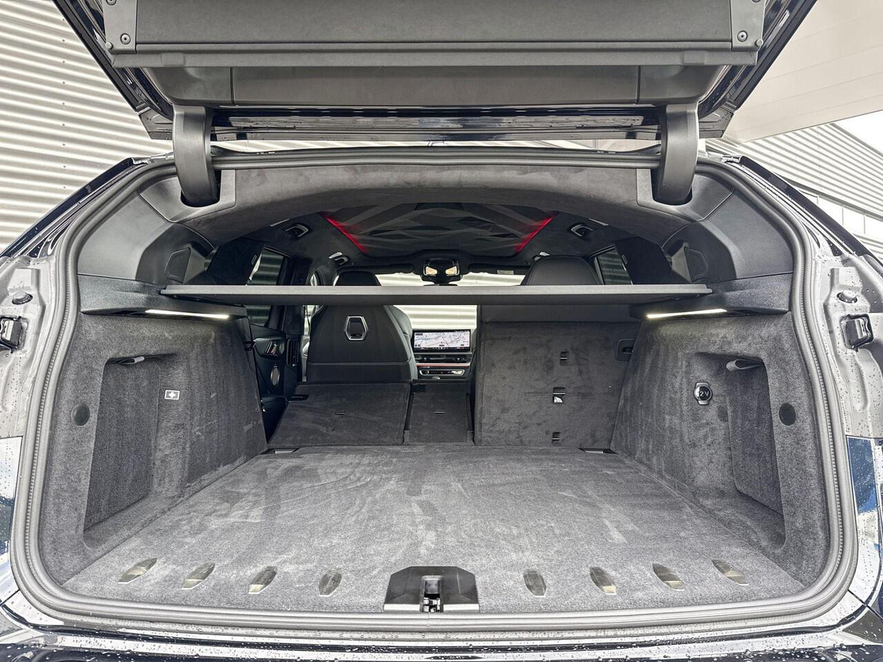 BMW XM PHEV 50e Trekhaak / Soft-Close / Stoelventilatie / Massagefunctie / Driving Assistant Professional / Parking Assistant Plus / Bowers & Wilkins