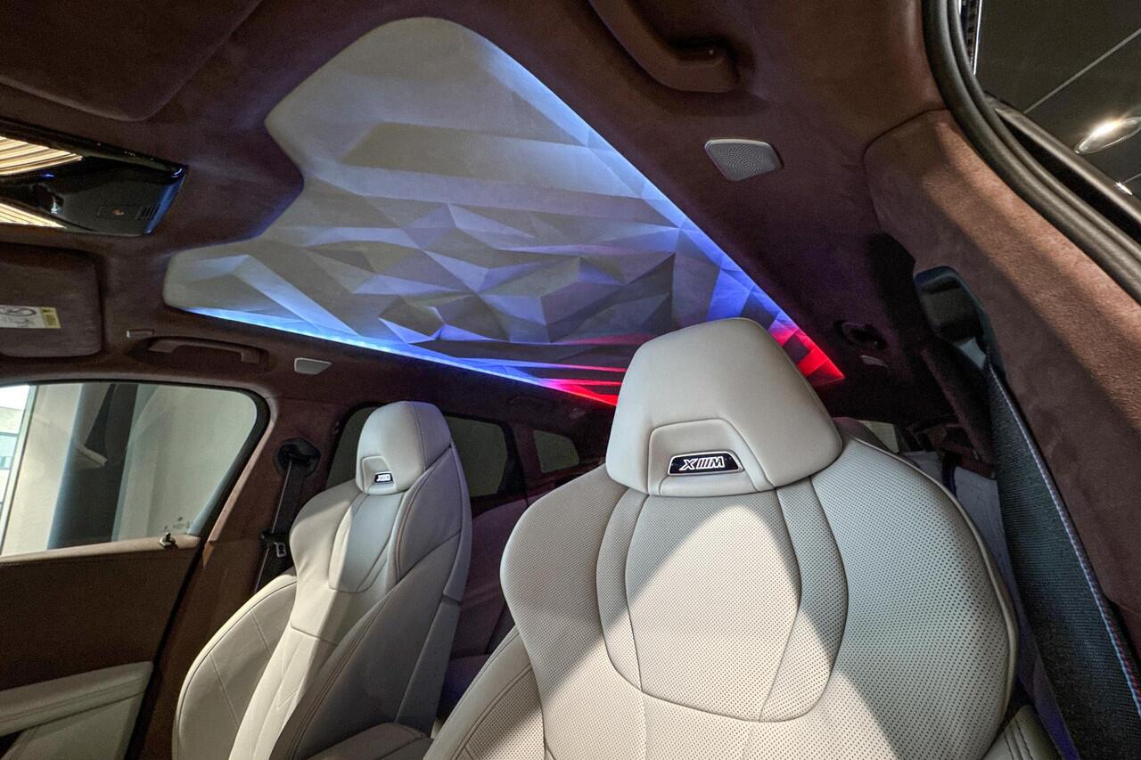 BMW XM PHEV 50e 30 kWh | Bowers & Wilkins | Iconic Glow | Comfort Access | Soft-Close |