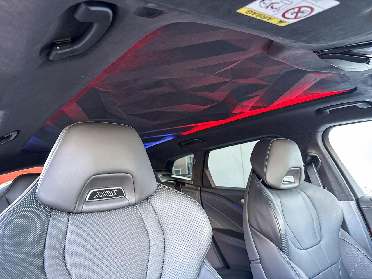 BMW XM PHEV 50e M Carbon interieur afwerking / Trekhaak Elektrisch / Driving Assistant Prof / 23inch / Comfort Acces / Shadowline / Harman en Kardon Audio