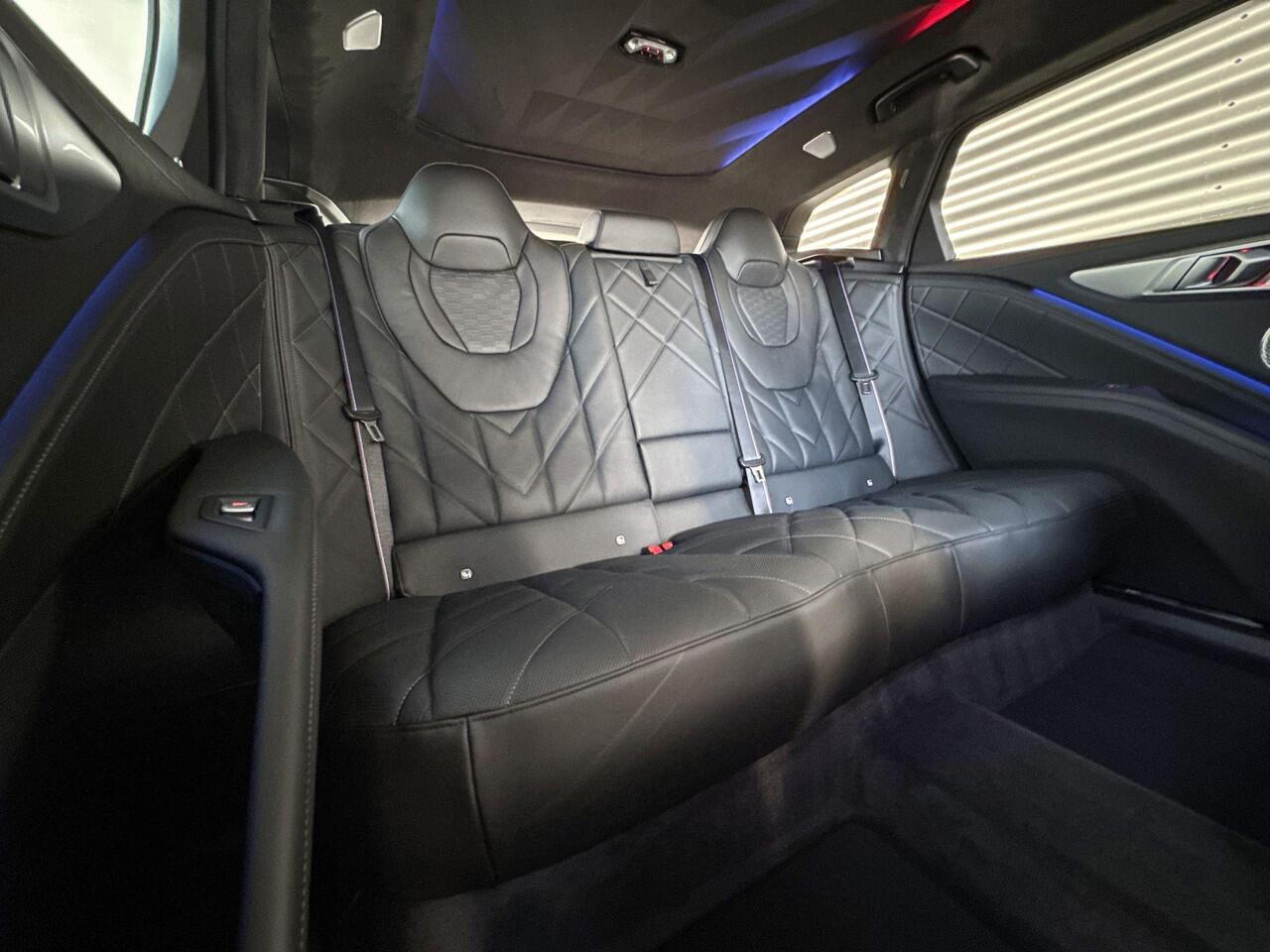 BMW XM Label by Kith | Trekhaak