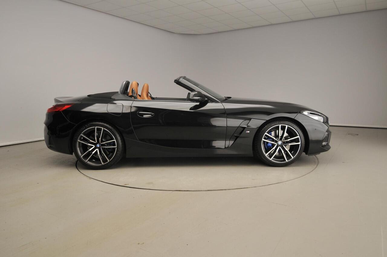 BMW Z4 Roadster sDrive30i | M-Sportpakket | LED | Leder | HUD | Active cruise | Elektr. zetels | Windscherm | M-Zetels | Keyles go | DAB | Hifi speakers | Alu 19 inch